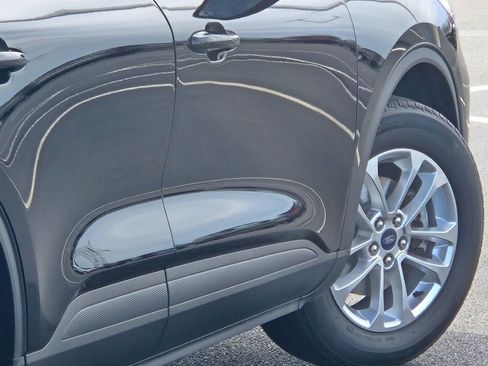 Used 2022 Ford Escape SE image 10