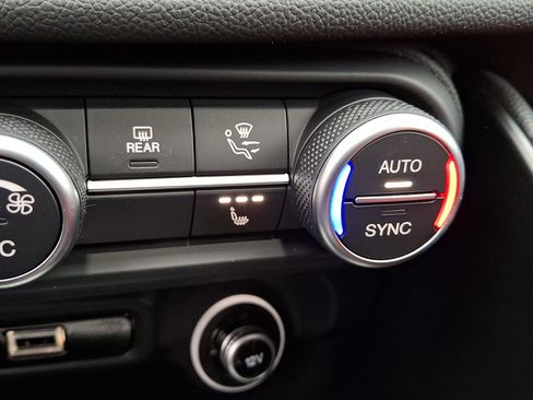 New 2026 Alfa Romeo Giulia AWD image 19