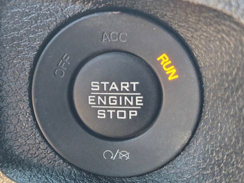 Used 2024 Jeep Wrangler Unlimited AWD/4WD image 24