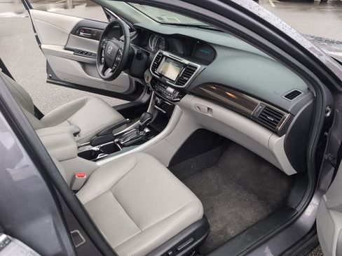 Used 2017 Honda Accord EX-L image 14