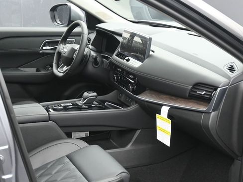 New 2026 Nissan Rogue Platinum w/ Tech Package image 6