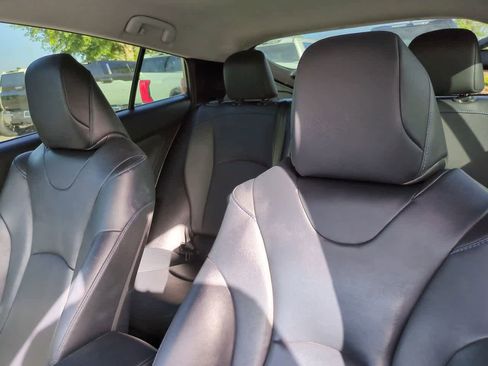Certified 2018 Toyota Prius Four Touring FWD image 8