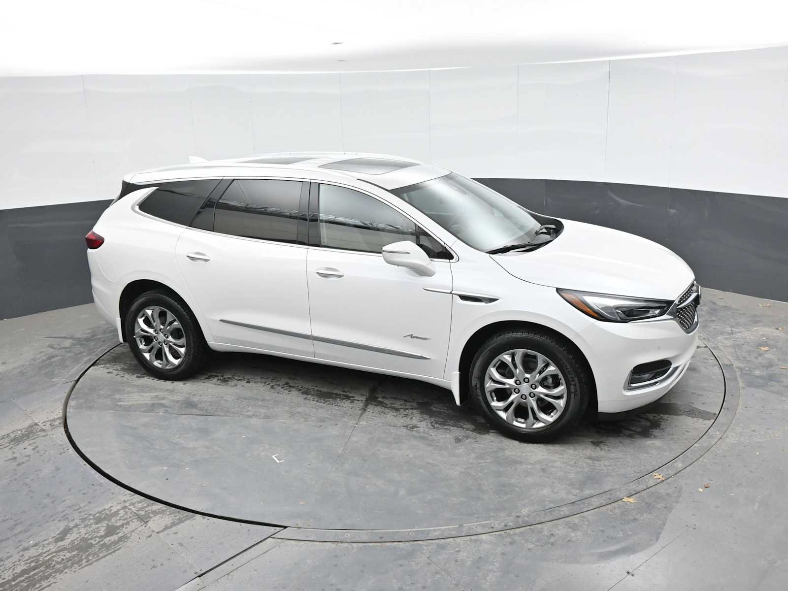 Used 2021 Buick Enclave Avenir w/ Avenir Technology Package AWD/4WD image 19