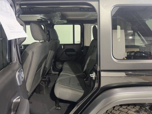 Used 2025 Jeep Wrangler Unlimited Sport AWD/4WD image 18