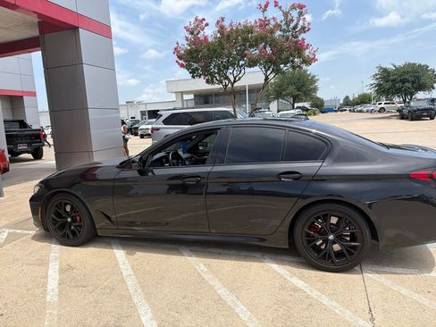Used 2023 BMW 530i w/ M Sport Package RWD image 9