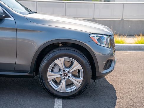 Used 2018 Mercedes-Benz GLC 300 4MATIC image 9