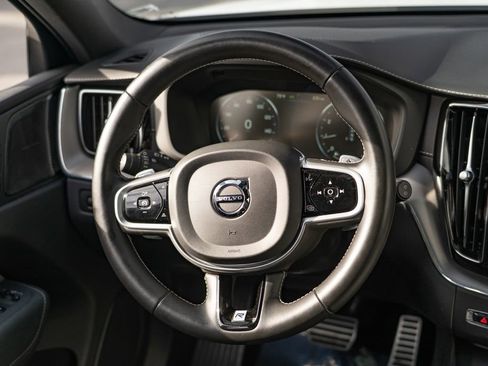 Used 2020 Volvo XC60 T5 R-Design w/ Protection Package Premier image 23
