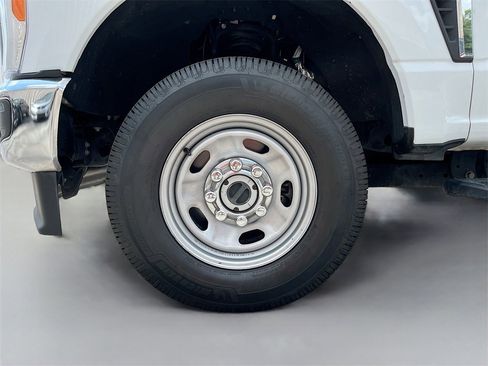 Used 2023 Ford F250 XL w/ XL Chrome Package image 28