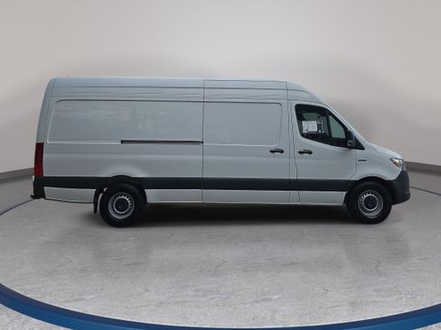 Used 2024 Mercedes-Benz eSprinter 170 Cargo image 4