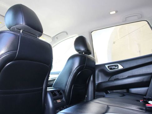 Used 2019 Nissan Pathfinder SL image 13