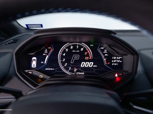 Used 2021 Lamborghini Huracan EVO image 27