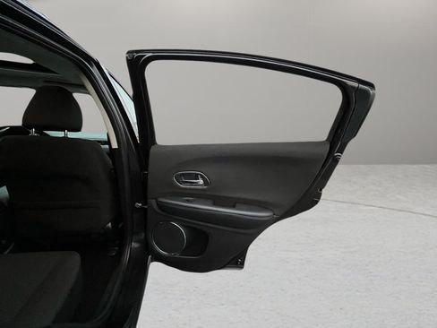 Used 2018 Honda HR-V EX image 32