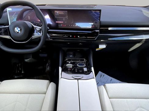 New 2026 BMW 530i xDrive AWD/4WD image 5