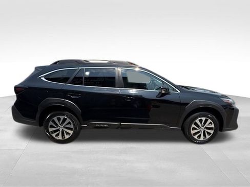 Used 2023 Subaru Outback Premium AWD/4WD image 36
