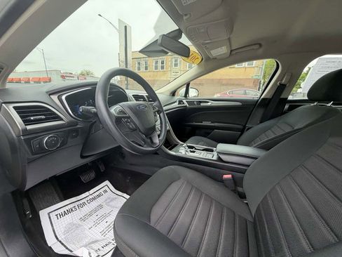 Used 2019 Ford Fusion SE FWD image 14