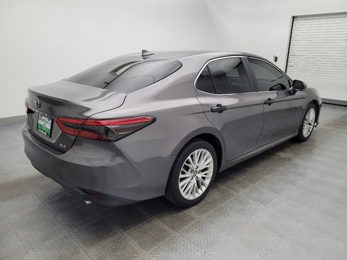 Used 2020 Toyota Camry XLE image 10