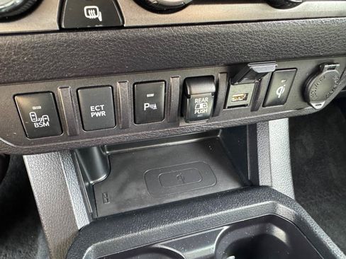 Used 2021 Toyota Tacoma TRD Off-Road w/ Technology Package AWD/4WD image 44