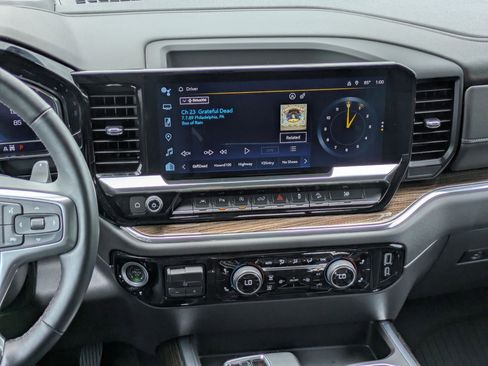 Used 2024 Chevrolet Silverado 1500 LT Trail Boss w/ LT Trail Boss Premium Package image 16