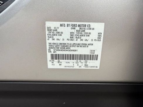 Used 2017 Ford Explorer XLT w/ Equipment Group 202A AWD/4WD image 34