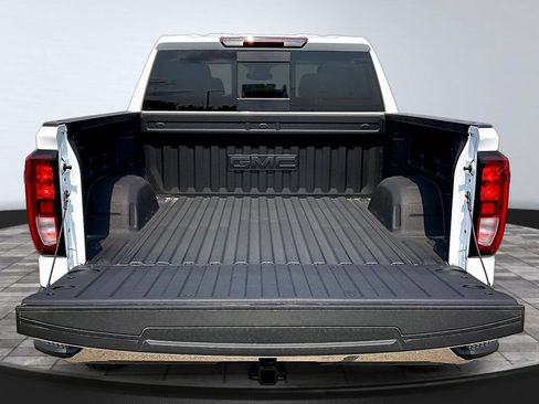 New 2026 GMC Sierra 1500 SLE w/ Preferred Package AWD/4WD image 17