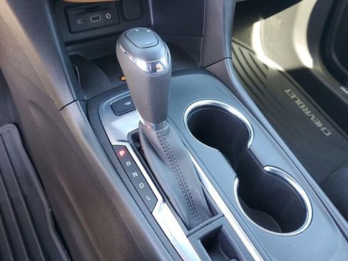 Used 2020 Chevrolet Equinox Premier image 30