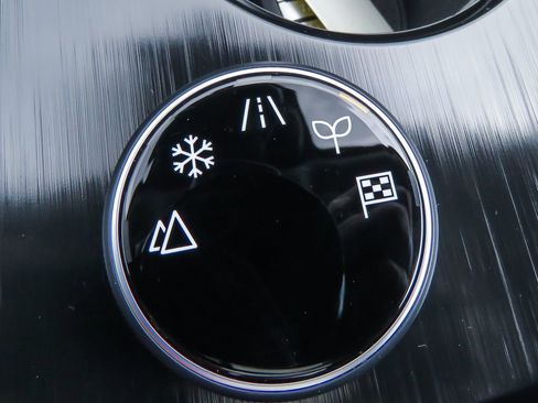 Used 2022 Nissan Rogue SV w/ SV Premium Package image 13