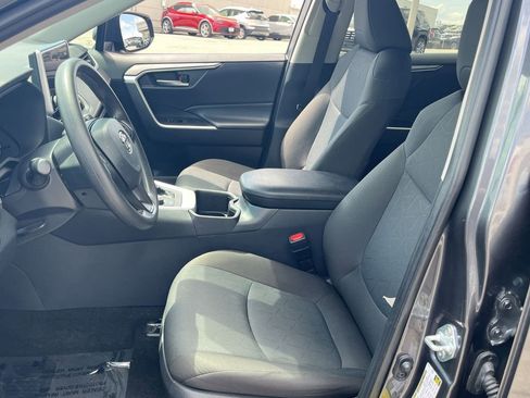 Used 2025 Toyota RAV4 XLE image 24
