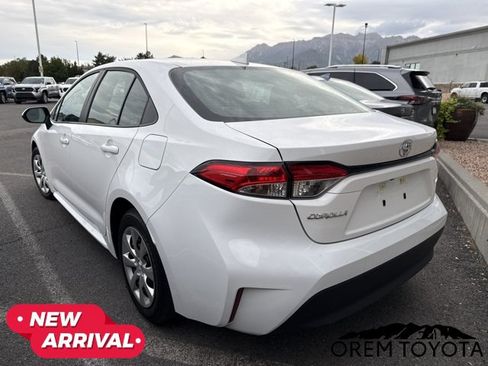 Used 2025 Toyota Corolla LE FWD image 19