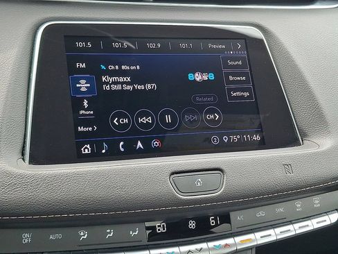 Used 2020 Cadillac XT4 Premium Luxury w/ Cold Weather Package AWD/4WD image 17