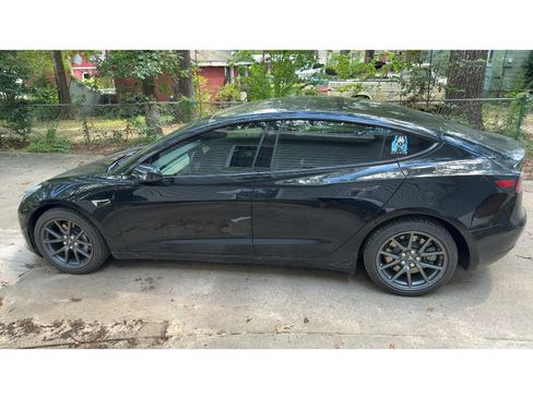 Used 2018 Tesla Model 3 Long Range RWD image 2