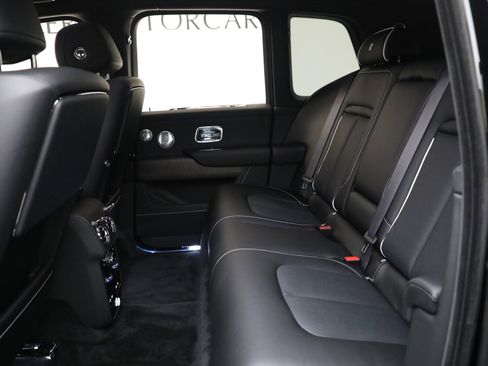New 2026 Rolls-Royce Cullinan image 23