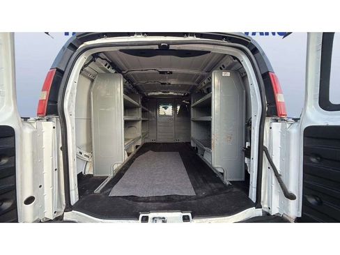 Used 2017 Chevrolet Express 2500 image 15