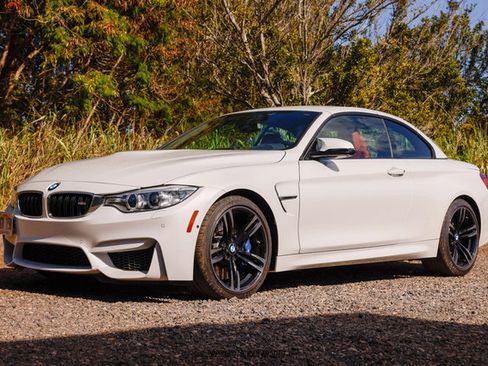 Used 2015 BMW M4 Convertible image 29