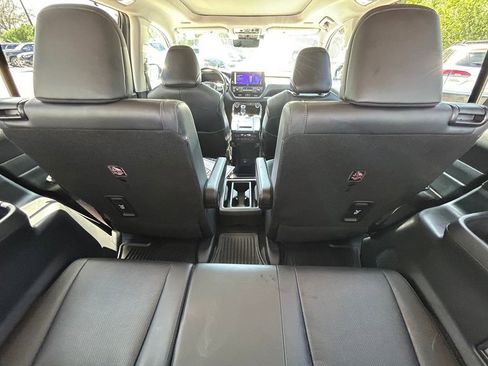 Used 2024 Toyota Grand Highlander Platinum image 16
