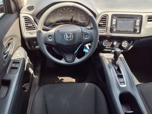 Used 2016 Honda HR-V LX image 2