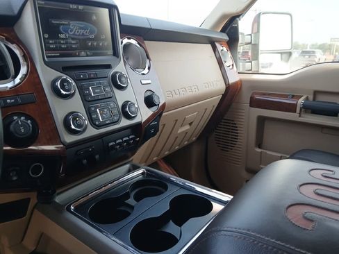 Used 2015 Ford F250 King Ranch w/ FX4 Off-Road Package AWD/4WD image 44