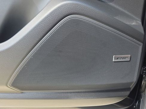 Used 2023 Porsche Cayenne Platinum Edition image 31