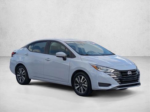 Used 2025 Nissan Versa SV FWD image 3