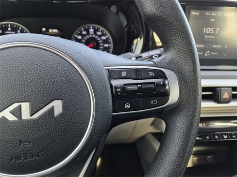 Used 2022 Kia K5 LXS image 28