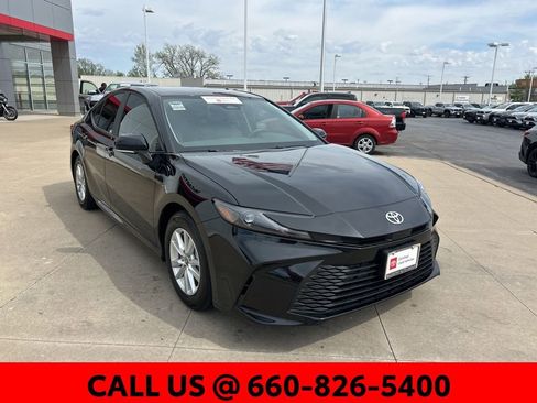 Certified 2025 Toyota Camry LE image 4