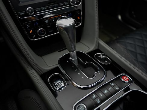 Used 2017 Bentley Flying Spur S V8 AWD/4WD image 52