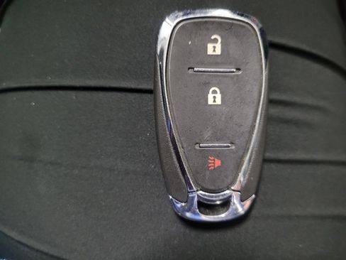 Used 2020 Chevrolet Sonic LT image 32