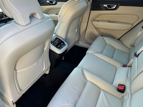 New 2026 Volvo XC60 B5 Ultra w/ Climate Package image 10