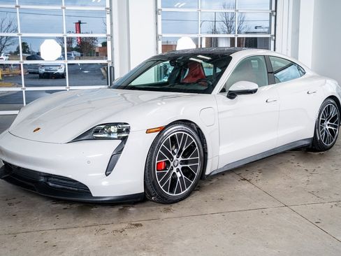 Used 2021 Porsche Taycan 4S image 11