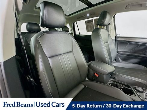 Used 2023 Volkswagen Tiguan SE image 28