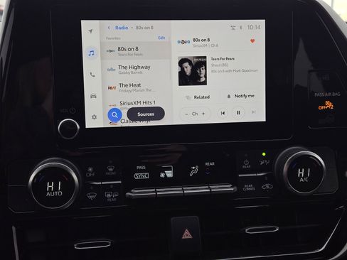 Used 2023 Toyota Highlander L image 16