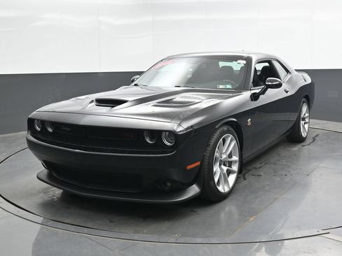 Used 2022 Dodge Challenger R/T Scat Pack RWD image 8