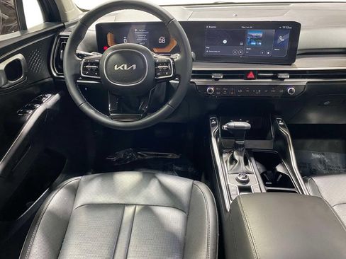 Used 2025 Kia Sorento S w/ Panoramic Sunroof Package FWD image 11