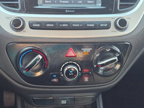 Used 2022 Hyundai Accent SE FWD image 23