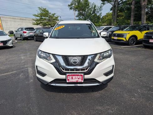 Used 2017 Nissan Rogue S w/ Appearance Package AWD/4WD image 8